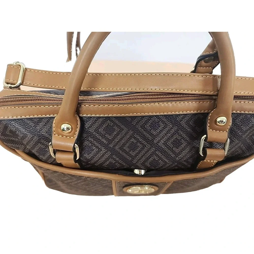 Liz Claiborne perfect have storage